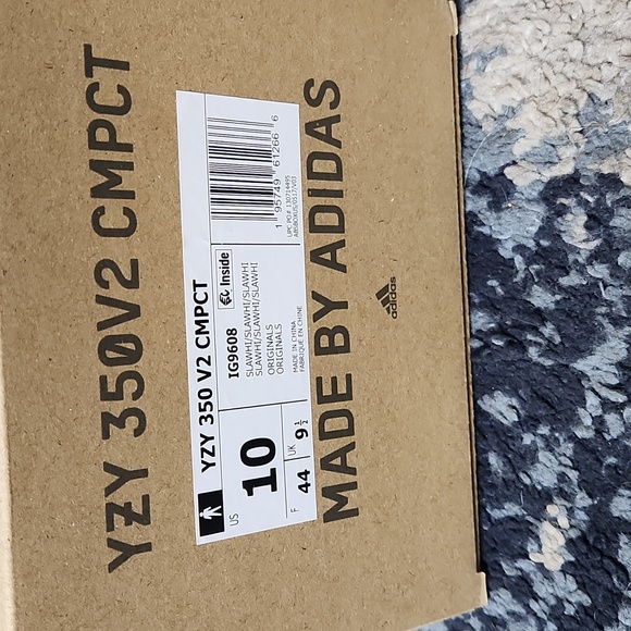 adidas Yeezy 350 V2 CMPCTSlate Panda - Picture 5 of 5